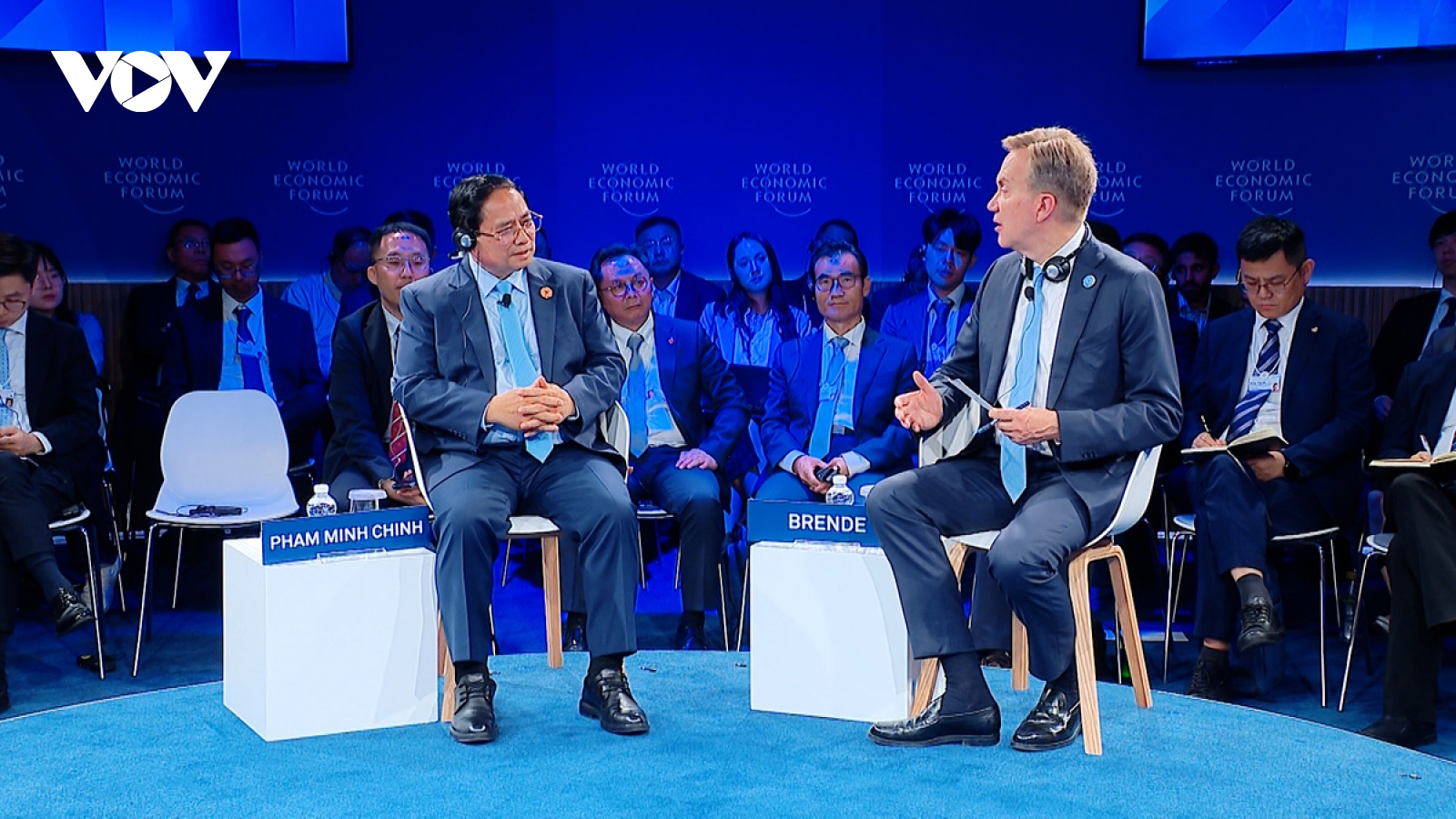 Vietnam committed to building sel-reliant economy, embracing global integration